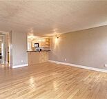 Beautiful 2-Bedroom End-Unit Townhouse in Quiet Glamorgan Neighborhood!