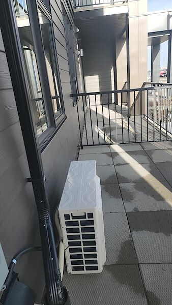 Calgary 2 bedrooms Condo Unit for rent. Property photo: 661789-3