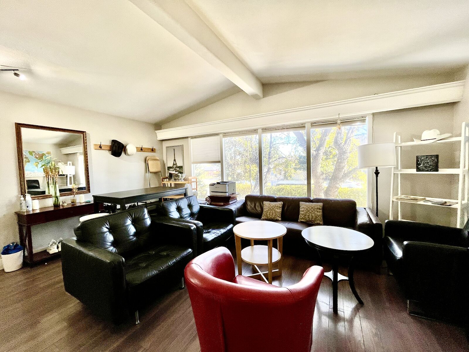 Calgary 11 bedrooms House for rent. Property photo: 662846-1