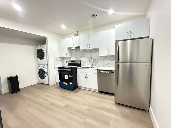 Brand new 2 bedroom/2 bathroom legal basement in Southgate