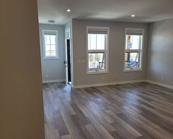 Calgary 3 + Den bedrooms Main Floor for rent. Property photo: 663629-3