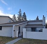 Bungalow townhouse