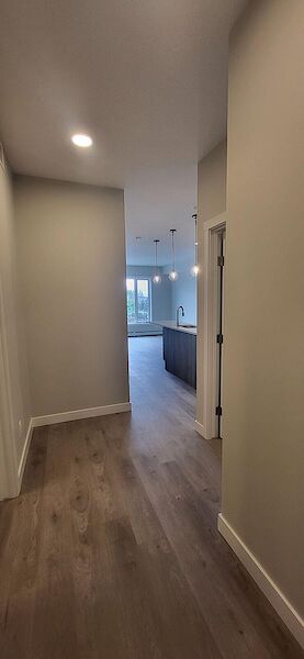 Calgary 2 bedrooms Condo Unit for rent. Property photo: 663970-3