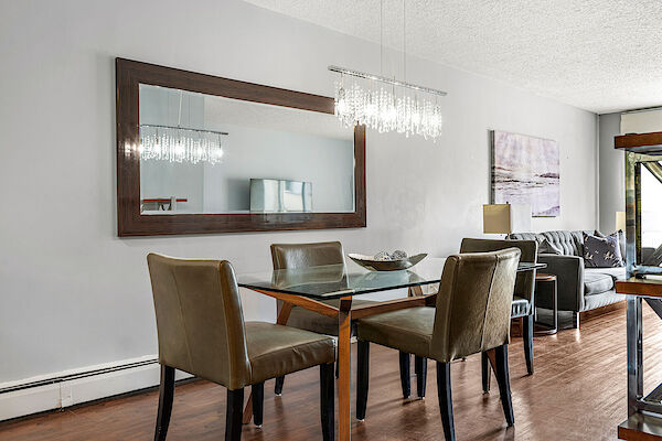 Calgary 2 bedrooms Townhouse for rent. Property photo: 66428-2