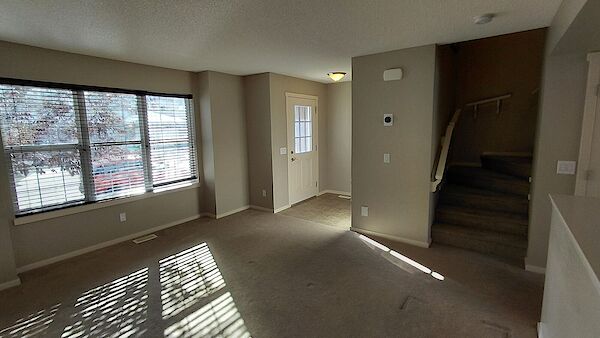 Calgary 2 + Den bedrooms House for rent. Property photo: 664526-3