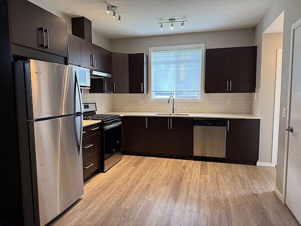 Calgary 1 bedroom Condo Unit for rent. Property photo: 664864-3