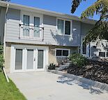 Legal Walkout Basement Suite - 2 beds + den 1 bath - 950sq. ft.