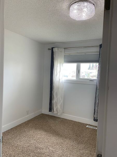 Calgary 3 bedrooms House for rent. Property photo: 668019-3