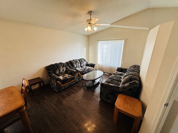 Calgary 3 bedrooms Main Floor for rent. Property photo: 668651-3