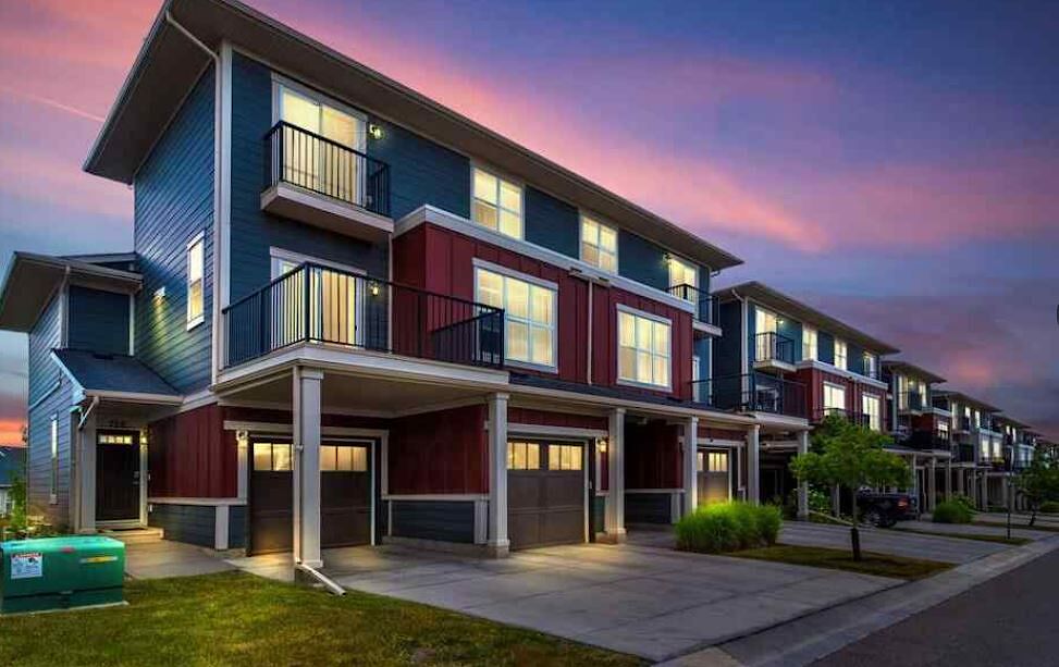 Calgary 3 bedrooms Townhouse for rent. Property photo: 669296-1