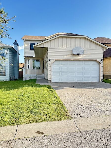 3 bed 2.5 bath home in the heart of Monterey Park