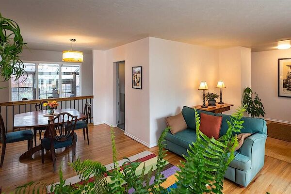 Calgary 3 bedrooms House for rent. Property photo: 669735-2
