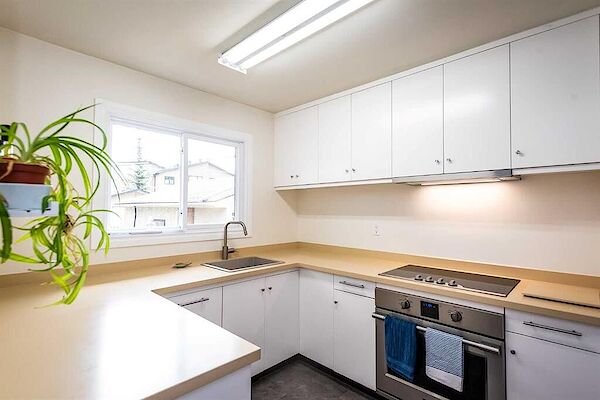 Calgary 3 bedrooms House for rent. Property photo: 669735-3
