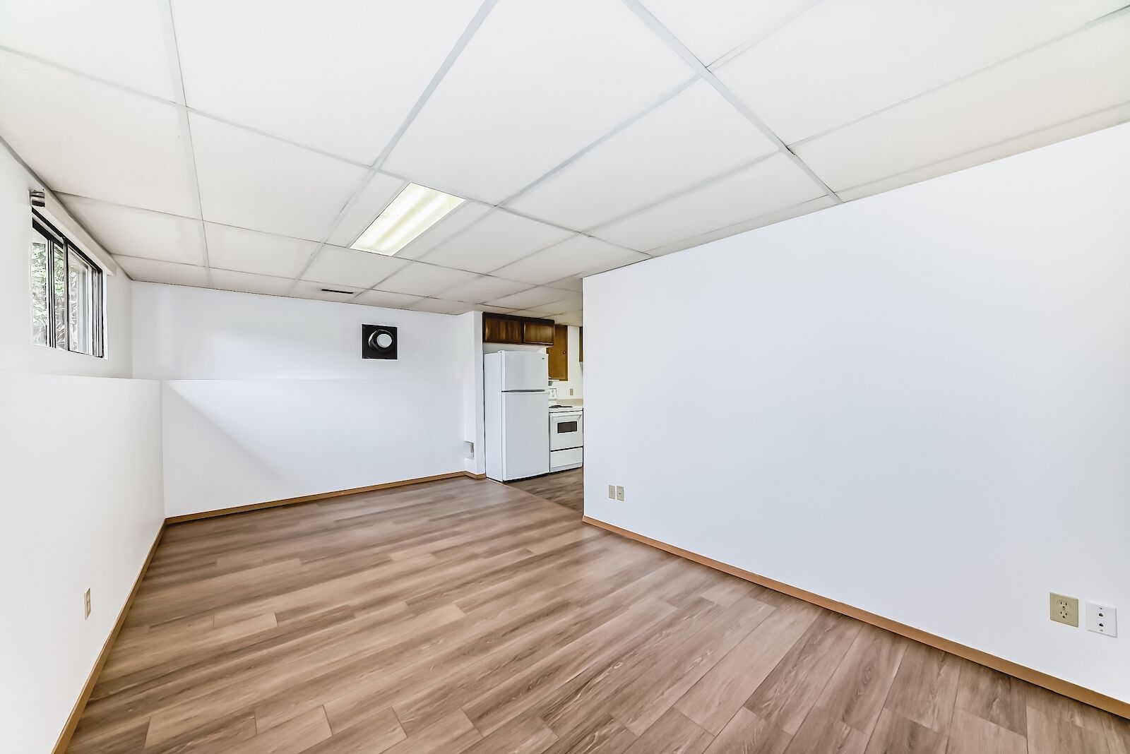 Calgary 1 bedroom Basement for rent. Property photo: 670228-1