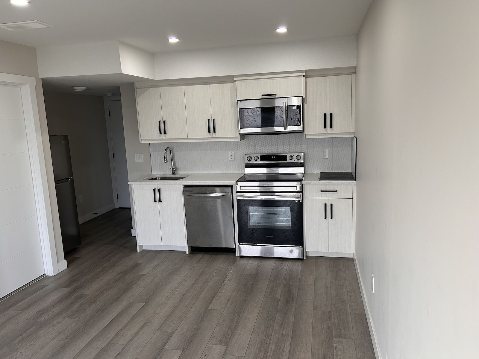 Calgary 1 bedroom Basement for rent. Property photo: 670621-1