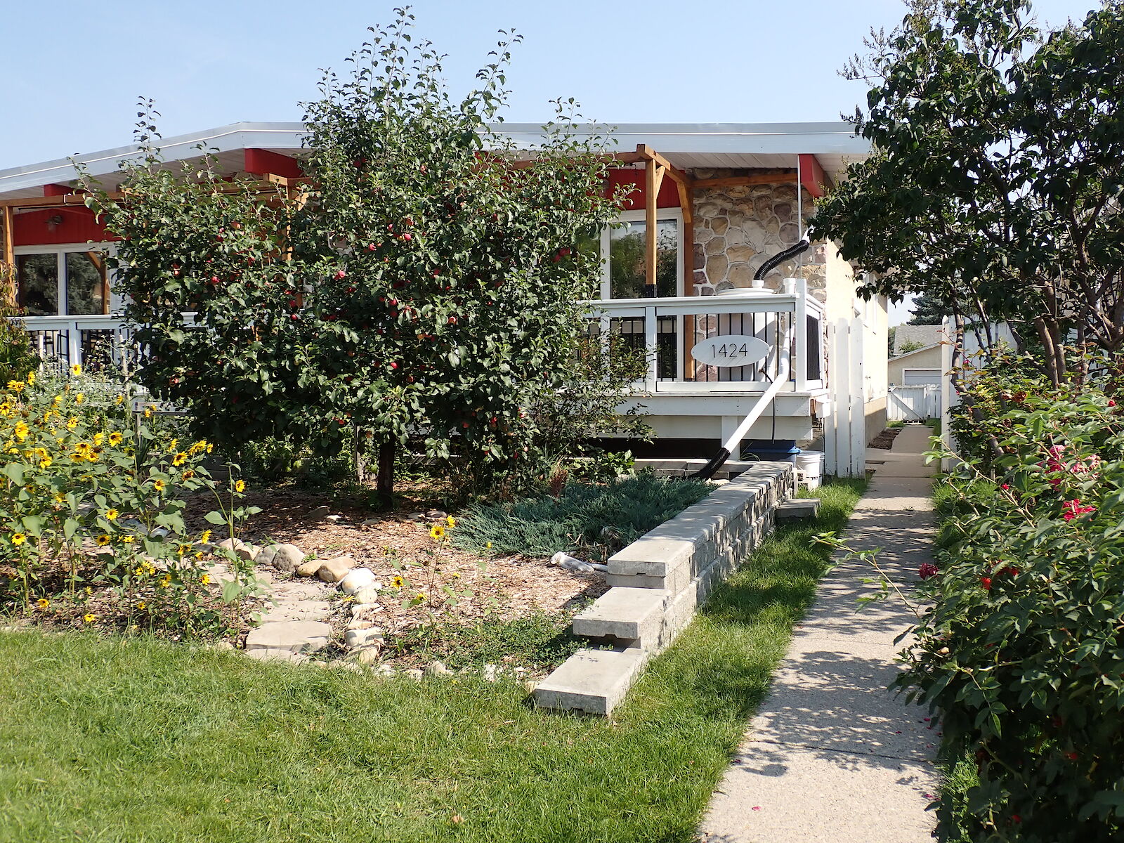 Calgary 3 bedrooms Duplex for rent. Property photo: 670932-1