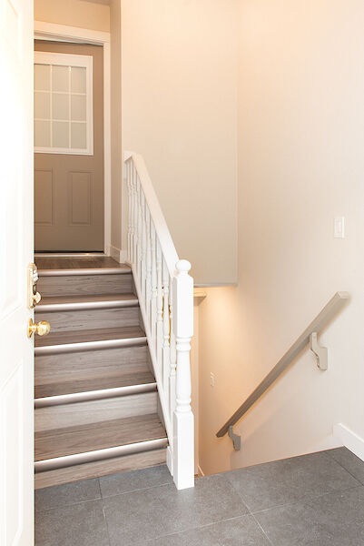Calgary 3 bedrooms Duplex for rent. Property photo: 670932-3