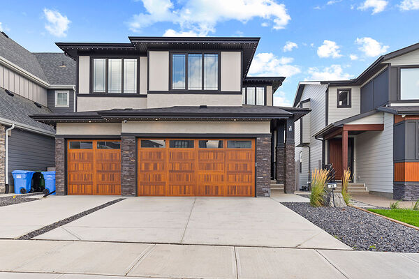 Luxury 4-Bedroom Estate Home in Rockland Park | 3,531 Sq Ft | Finished Basement