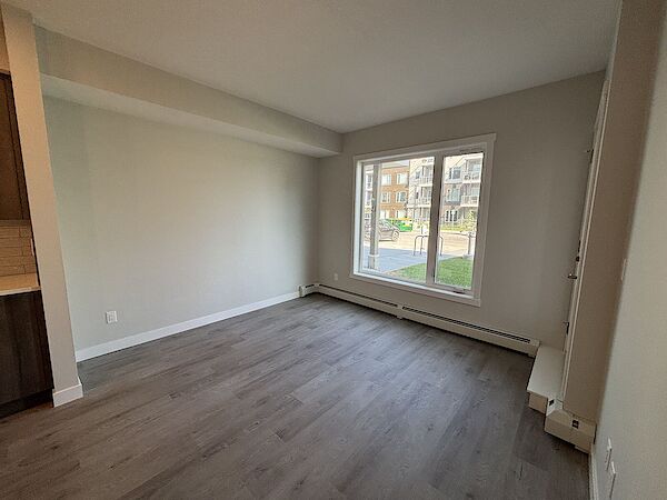Calgary 2 bedrooms Condo Unit for rent. Property photo: 671129-3