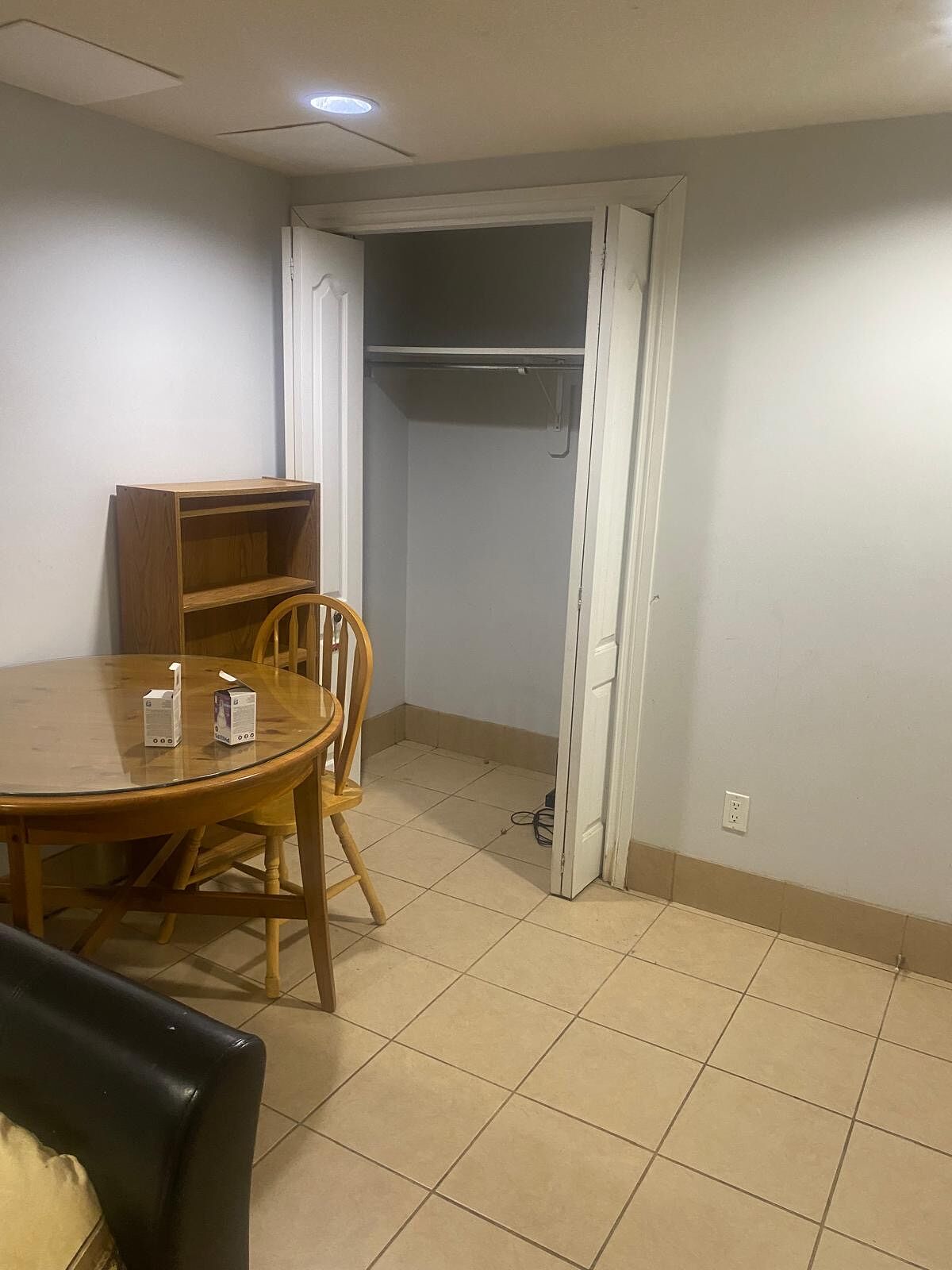 Calgary 1 bedroom Room For Rent for rent. Property photo: 671319-1