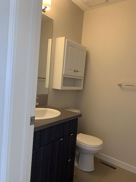 Calgary 2 bedrooms Room For Rent for rent. Property photo: 671508-2
