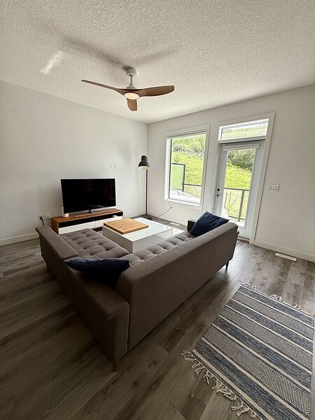 Calgary 3 bedrooms Townhouse for rent. Property photo: 671961-2