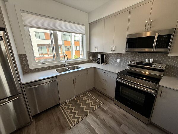 Calgary 3 bedrooms Townhouse for rent. Property photo: 671961-3