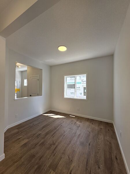 4BED + 3BATH | DOUBLE CAR GARAGE + U.BASEMENT