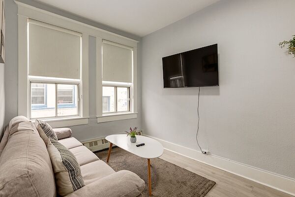 Calgary 1 bedrooms Condo Unit for rent. Property photo: 673951-3
