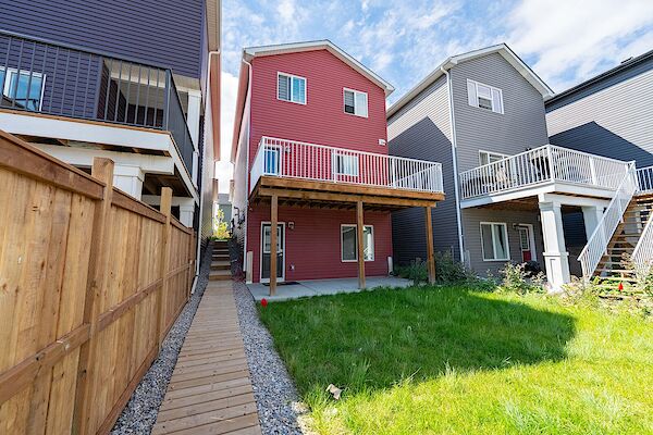 Stunning & Newly renovated, 2 Bedrooms Legal Walkout Basement Suite
