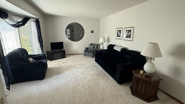 Calgary 3 bedrooms House for rent. Property photo: 674977-2