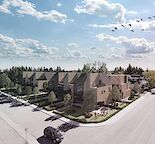 Peaks + Plains- Luxury Townhouse - Modern Design. Roof Top Patio!