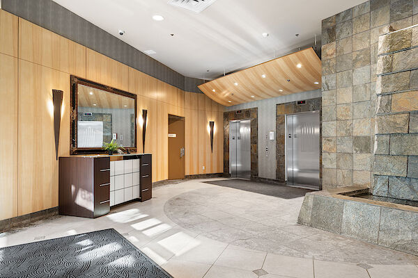 Calgary 1 + Den bedrooms Condo Unit for rent. Property photo: 675644-3