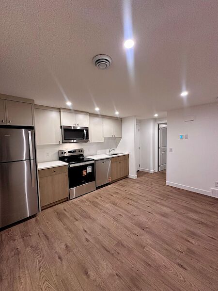 Calgary 2 bedrooms Basement for rent. Property photo: 675993-2