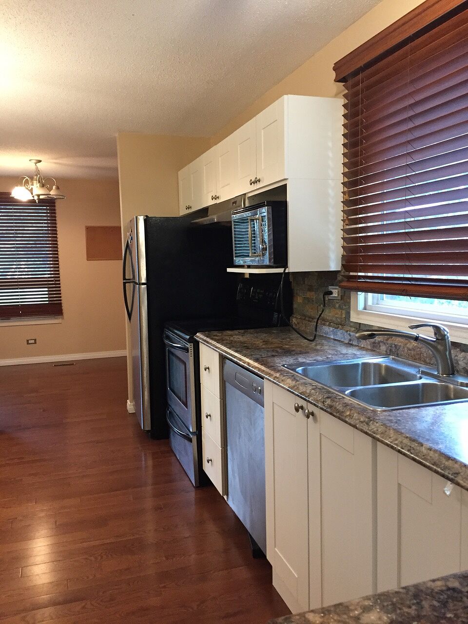 Edmonton 2 bedrooms House for rent. Property photo: 676127-1