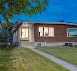Newly Renovated 3-Bedroom Top Floor Bungalow Suite in Ogden