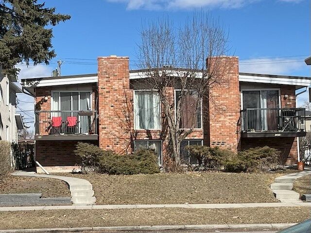 Calgary 2 bedrooms Fourplex for rent. Property photo: 676492-1