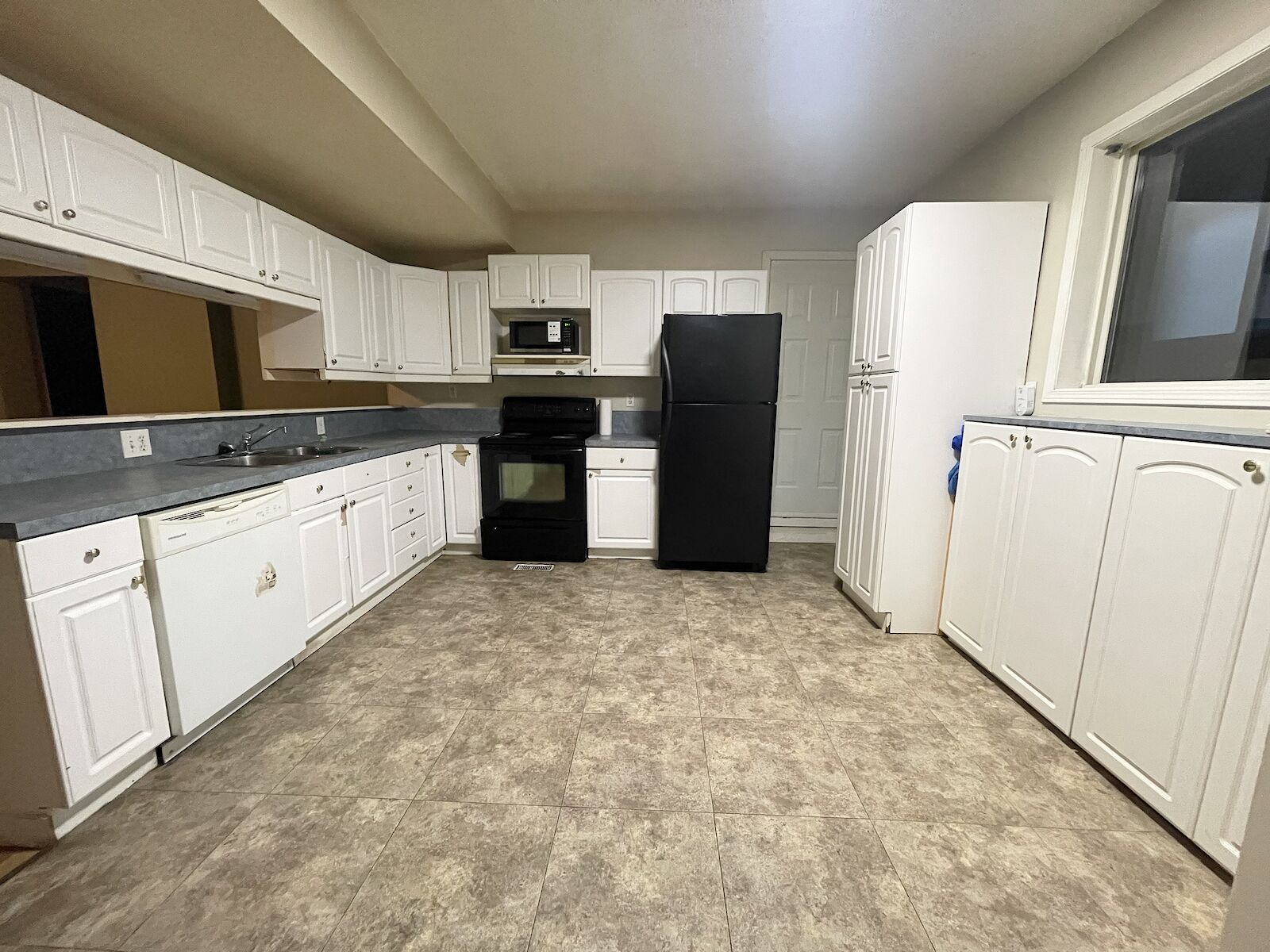 Calgary 1 bedroom Room For Rent for rent. Property photo: 676818-1