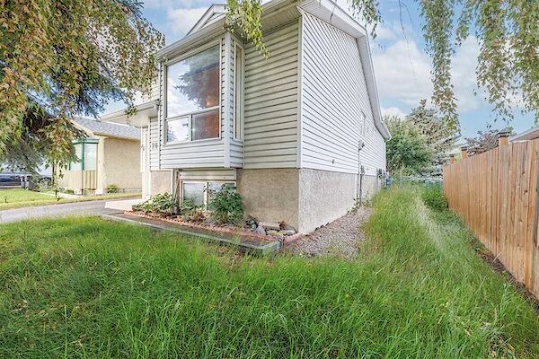 Calgary 2 bedrooms Basement for rent. Property photo: 677171-2