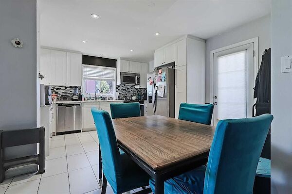 Calgary 3 bedrooms Main Floor for rent. Property photo: 677402-3