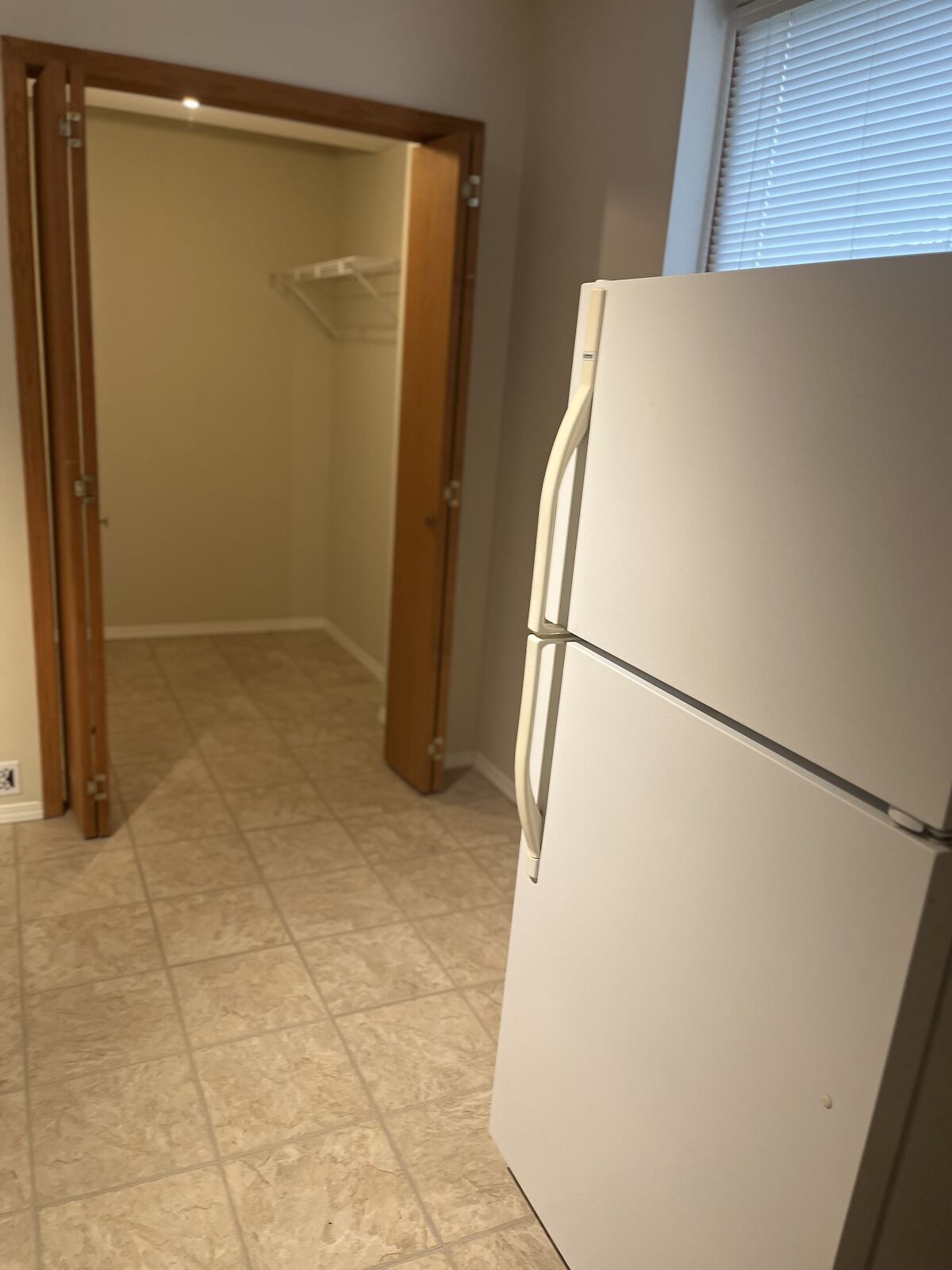 Calgary 1 bedroom Basement for rent. Property photo: 677451-1