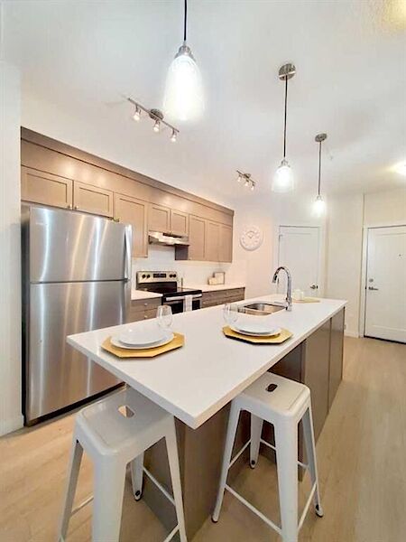 Calgary 1 bedroom Condo Unit for rent. Property photo: 677807-2