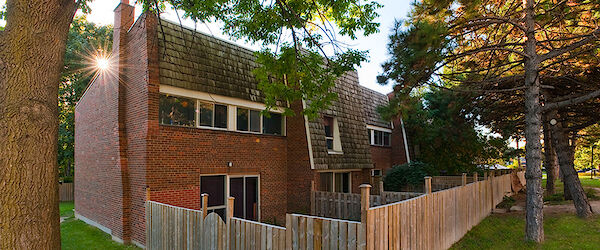 Toronto 3 bedrooms Townhouse for rent. Property photo: 677920-2