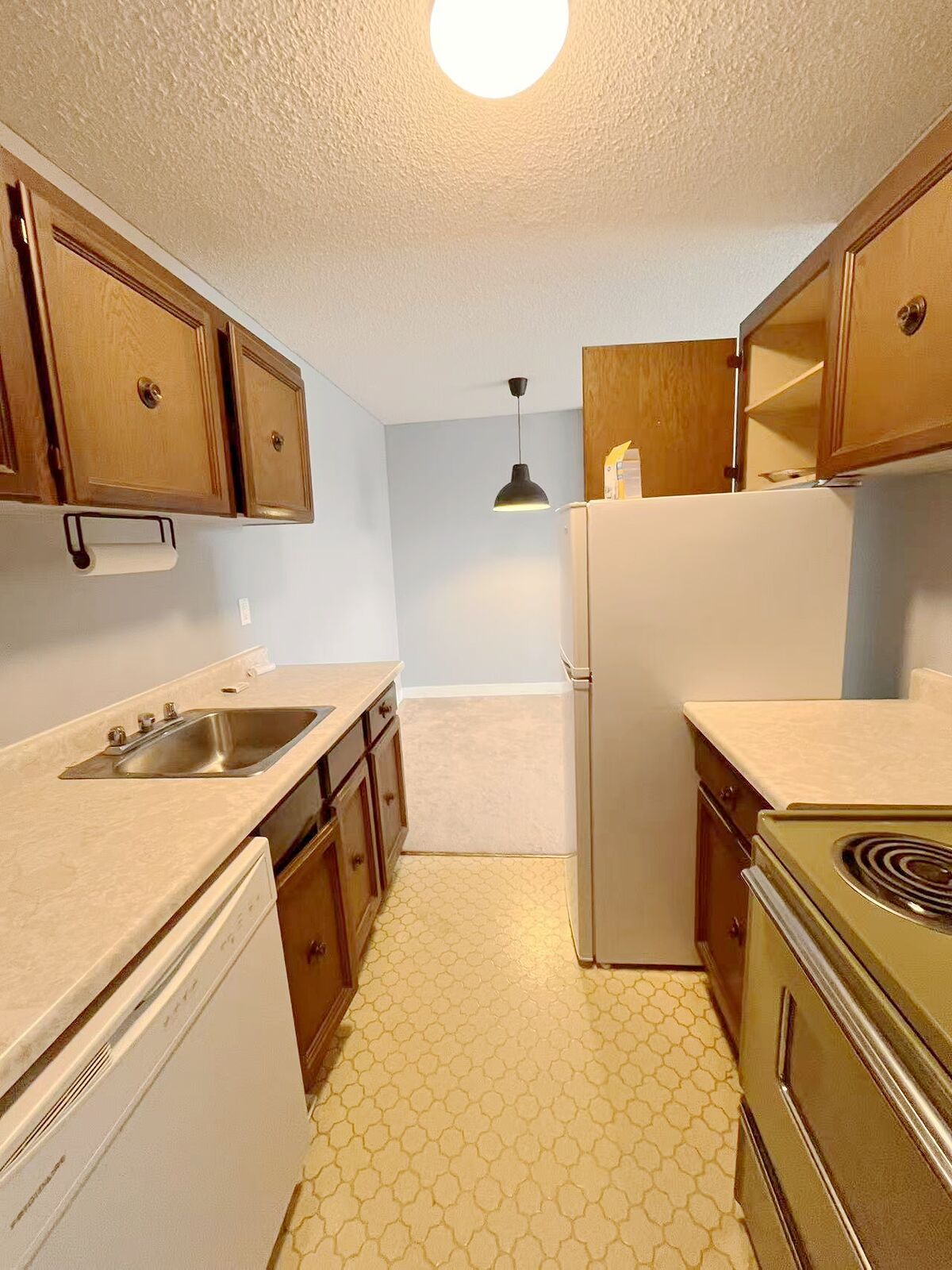 Calgary 1 bedroom Condo Unit for rent. Property photo: 678502-1