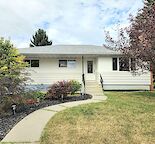 Detached Corner Bungalow with Oversize Garage in Kingsland