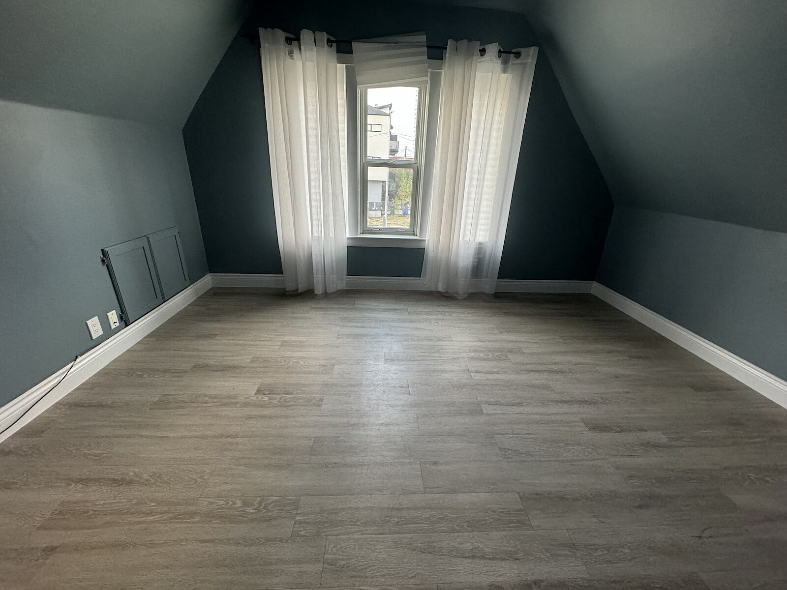 Calgary 2 bedrooms House for rent. Property photo: 679448-1