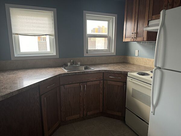 Calgary 2 bedrooms House for rent. Property photo: 679448-3
