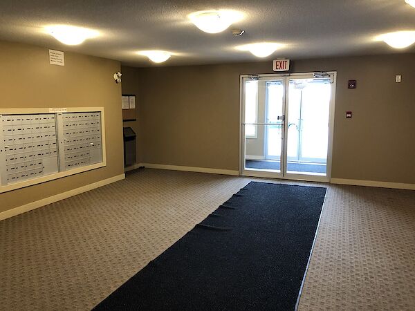 Calgary 1 + Den bedrooms Condo Unit for rent. Property photo: 679814-2