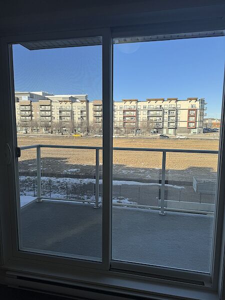Calgary 1 + Den bedrooms Condo Unit for rent. Property photo: 680469-3