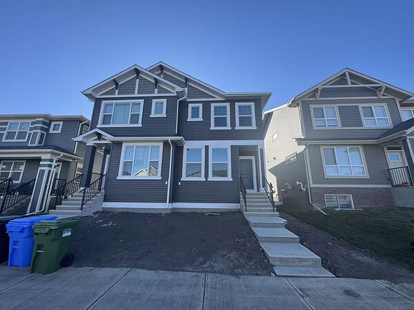 Calgary 3 + Den bedrooms Duplex for rent. Property photo: 680491-3